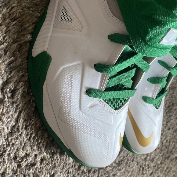 Lebron James Mens Shoes NIKE Basketball White Green Gold Irish 11.5 main image 10